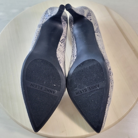 Anne Klein Akdalan Snakeskin High Heel Shoes Womens Size 10 - Picture 8 of 11